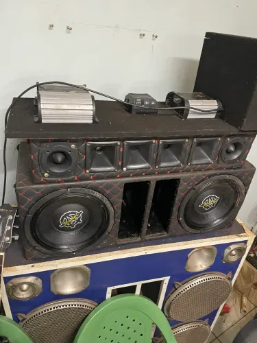 VENDE-SE SOM ESTADO DE NOVO