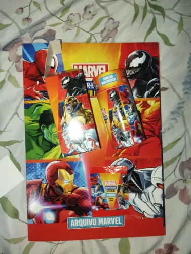 Álbum de tazos marvel mercado Bistek+porta tazos e pacote de tazo lacrado 