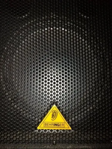 EUROLIVE VS1220 HIGH-PERFORMANCE 600-WATT PA SPEAKER WITH 12" WOOFER AND ELECTRO-DYNAMIC D