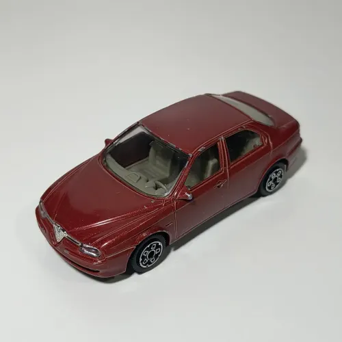 Miniatura Alfa Romeo 156 na escala 1:43, Bburago