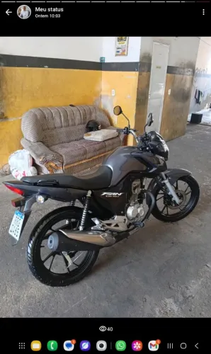 Vendo moto extra com apenas 2,700 km ro