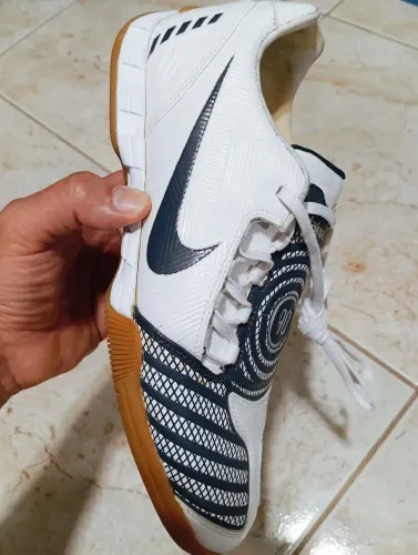 Nike Total 90 Shoot Rara Chuteira para bola no futebol de Salão tênis futsal Society retrô