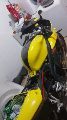 Vendo Daytona 955i motor está com barulho ano 2006