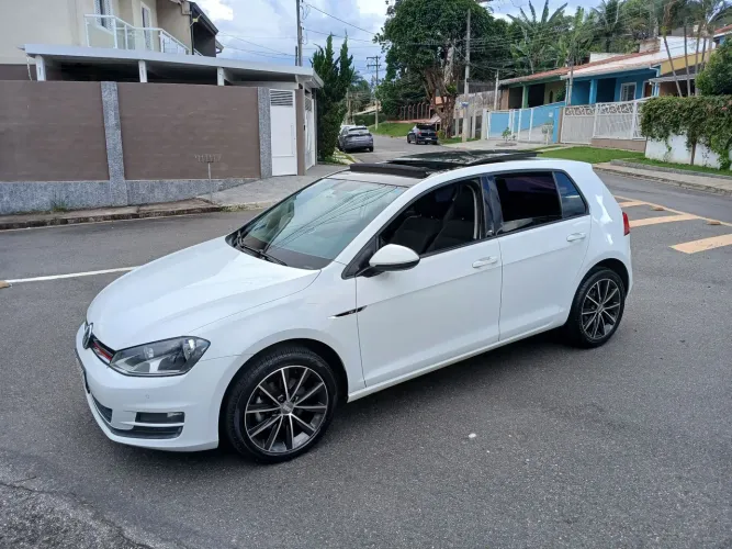 Volkswagen Golf Comfortline 1.0 TSI Total Flex Mec. 2017