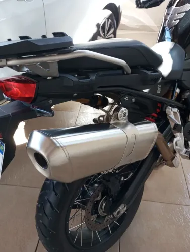 BMW 850 triplo black