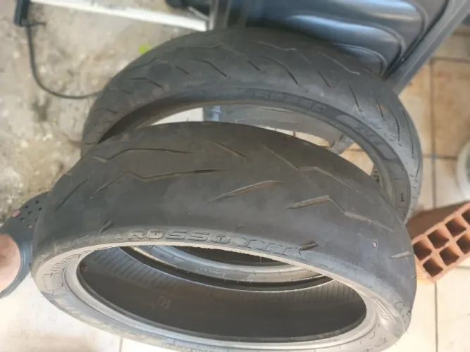 Pneu cb300