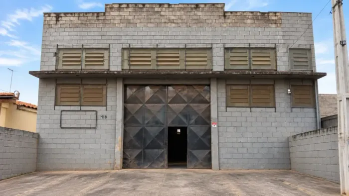 Galpão para Locação com 279,80 m², Mezanino, 3 Banheiros e 3 Vagas - Próximo à Rodovia Rap