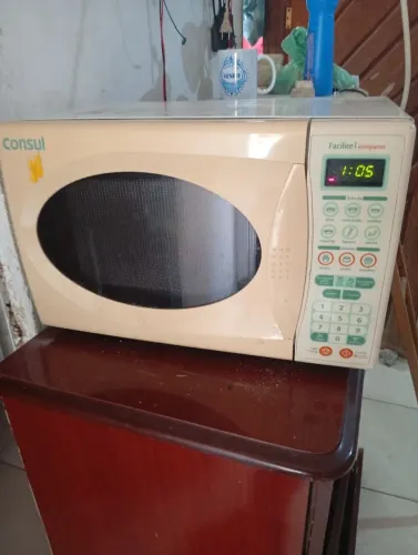 Microonda Consul 18 l