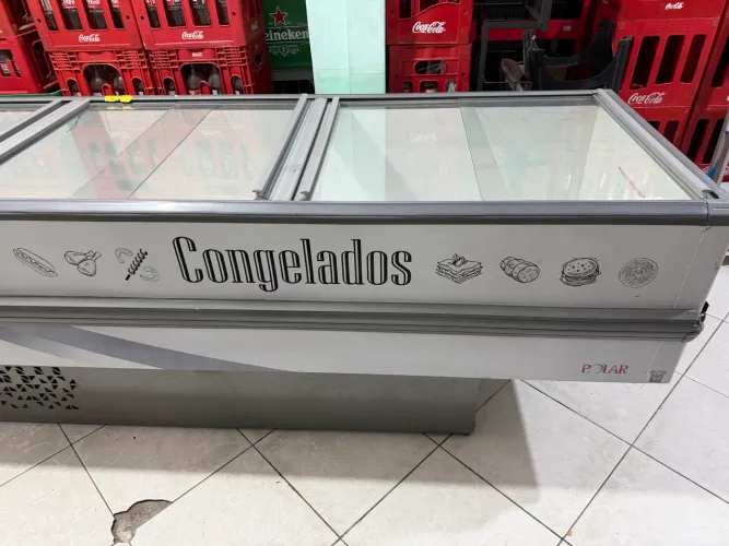 Vendo ilha de congelado 3 metros funcionando perfeitamente