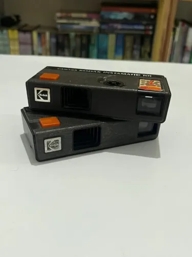 2 Câmeras Instamatic 101 - ITEM DE COLECIONADOR - OBJETO DECORATIVO