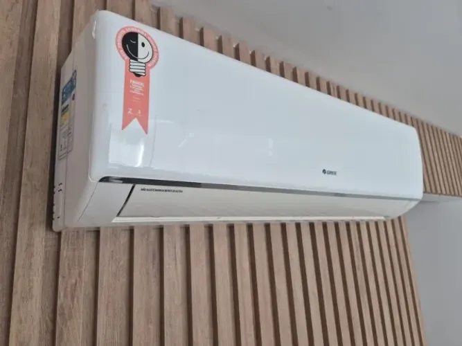 Vendo 3 Splits GREE 18/9 e 9 mil Btus semi-novos