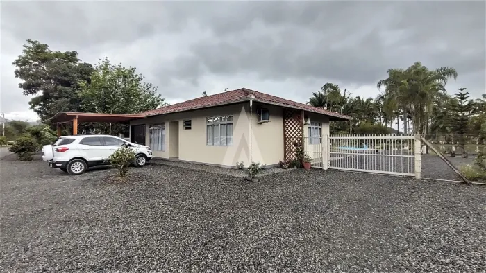 Chácara com 3 suíte(s) à venda no bairro Vila Nova em Joinville, por R$ 2.500.000.00.