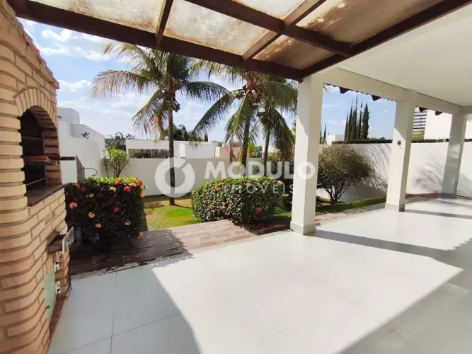 Casa em condomínio disponivel para locação no bairro Gávea.