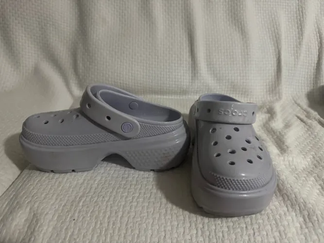 Crocs de salto importado, original, tam 36, modelo diferenciado