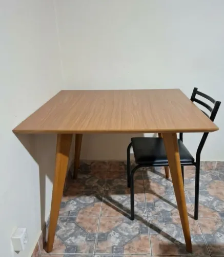 Mesa 90x90 com cadeiras TOKSTOK 