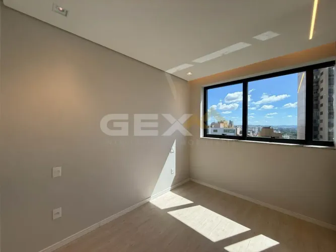 Apartamento à venda no Centro, 3 quartos, 3 suítes e 2 vagas.