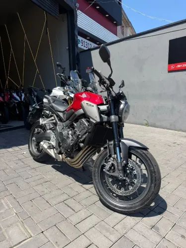 Honda CB 650R 2024 | 4.800 Km | R$ 49.900