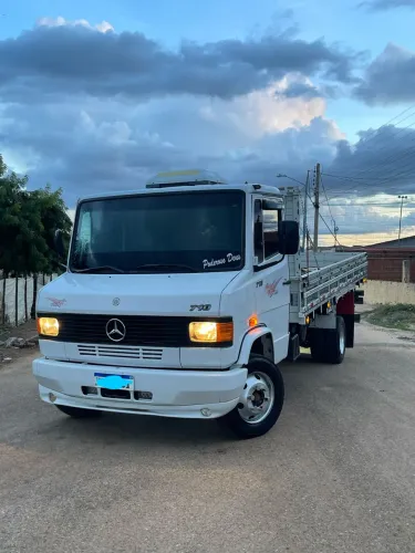 Vendo 710 caminhão 