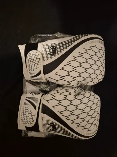 Luva Boxe/Muay Thai Venum New Contender 2.0 Branca