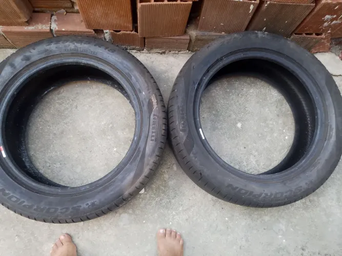 02 pneus aro 18 está bem conservado e carnudos 500,0 contato *85 Valmir 