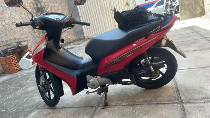 VENDO BIZ 125, 2017 no ponto de transferência