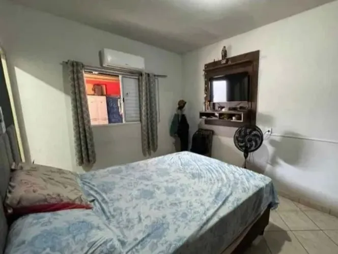 CASA A VENDA NO JAPIIM - EXCELENTE LOCALIZAÇÃO!