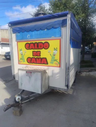 Treiler caldo de cana