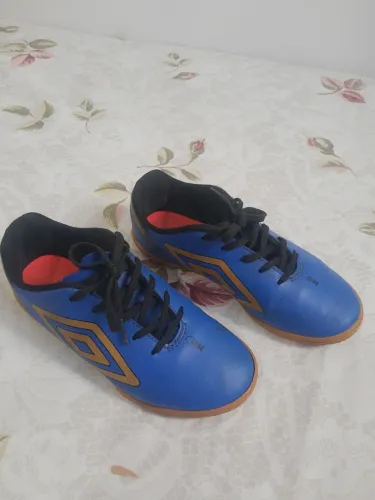 Chuteira de futsal Umbro n°34