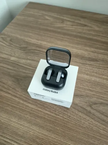 Galaxy Buds 4 Preto | Garantia até 08-2027