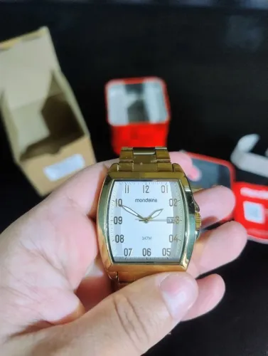 Relógio Mondaine Dourado
