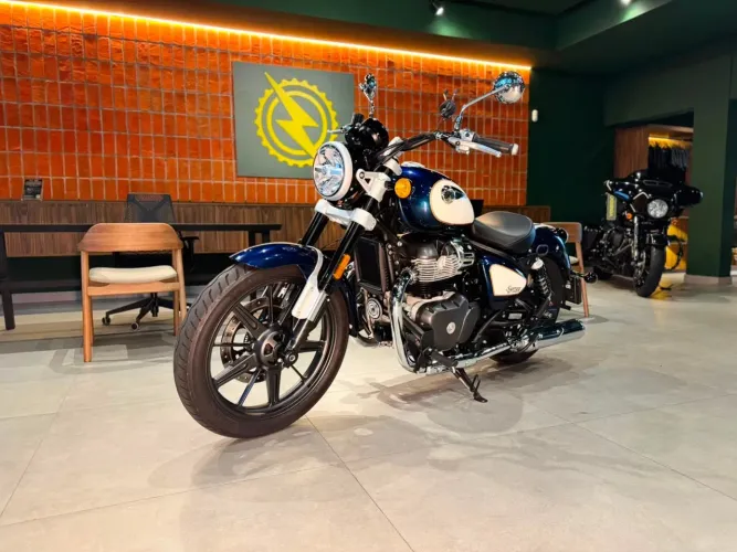 SUPER METEOR 650 CELESTIAL AZUL 2024/2025