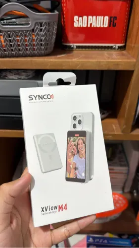 Monitor MagSafe synco XView M4 selfie com a câmera traseira