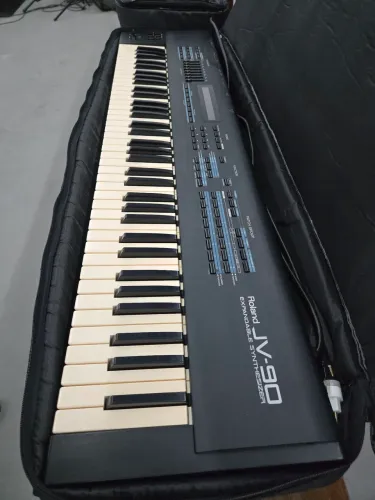 Roland JV90 + Bag