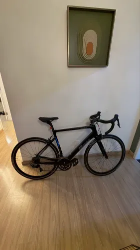 Bicicleta speed carbono black orange uranium comp carbon 105