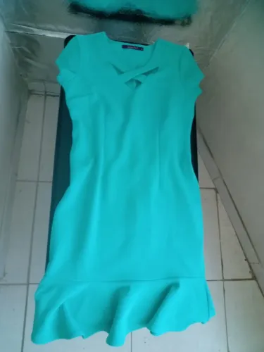 Vestido Azul da marca Canne D'or em um tamanho M, mas para senhoras.