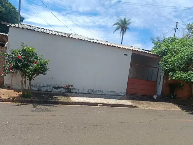 Casa escriturado no bairro vida Nova ll aceito carro como parte de pagamento no negócio