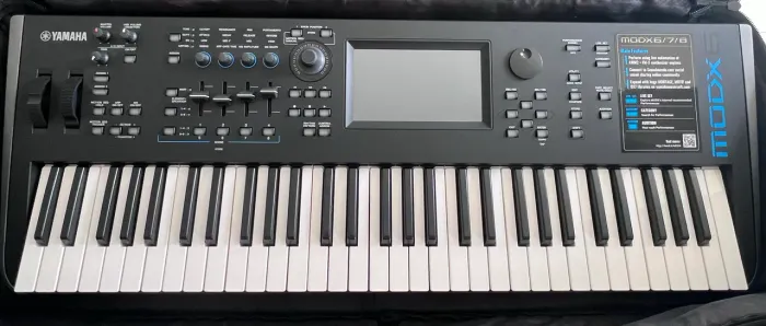 Yamaha MODX6