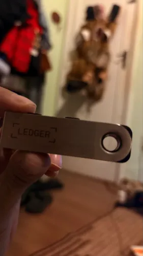 Carteira de cripto moedas Ledger nano S Plus (com caixa)