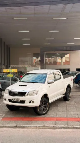 Toyota Hilux CD DX 4X4 3.0 8V 90cv Diesel 2014