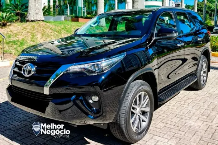 Toyota Hilux SW4 SRX 4X4 2.8 TDI 16V Dies. Aut. 2019