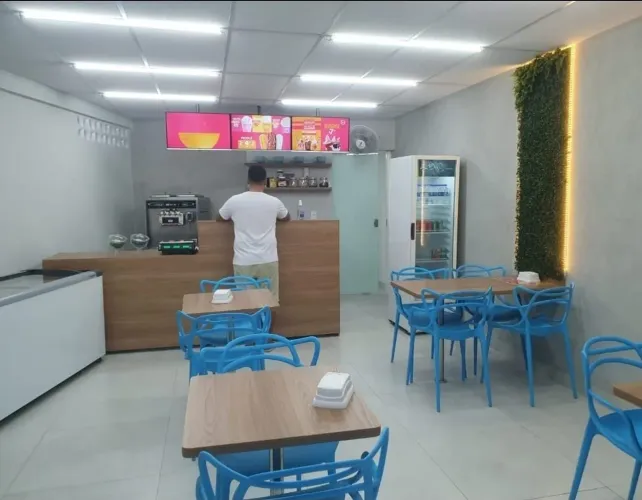 Vendo sorveteria em Pleno funcionamento