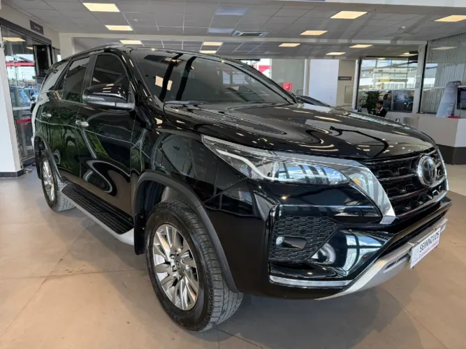 Toyota Hilux SW4 SRX 4X4 2.8 TDI 16V Dies. Aut. 2021