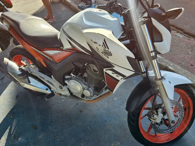 Moto cb 250 twister, ano 2017