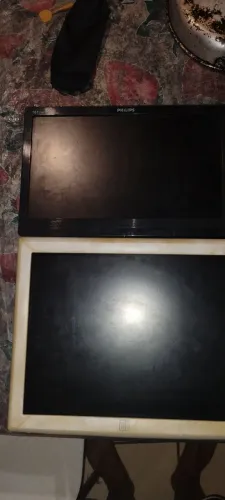 Monitor elo touchscreen e Philips de brinde