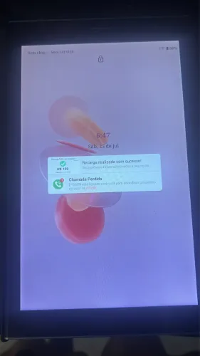 Vendo tablete na caixa com tudo 