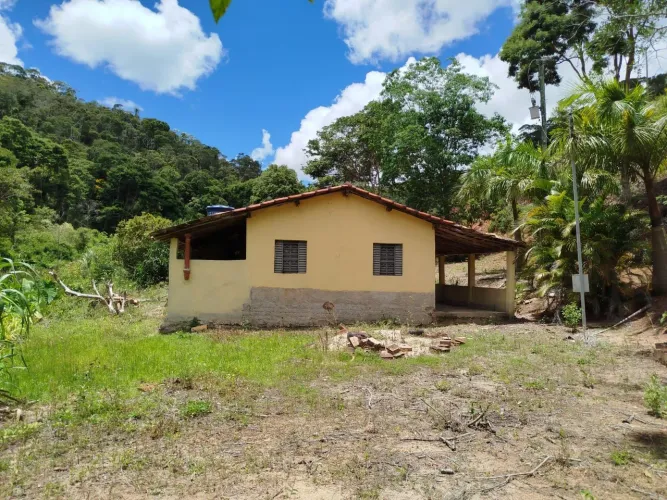 Sitio a venda em Novo Cruzeiro-MG