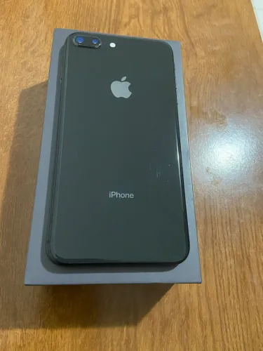 iPhone 8 Plus - Preto 