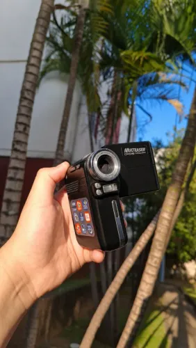 Filmadora Handycam CR518 5.0 megapixels Cybershot, TAMBEM TIRA FOTOS.