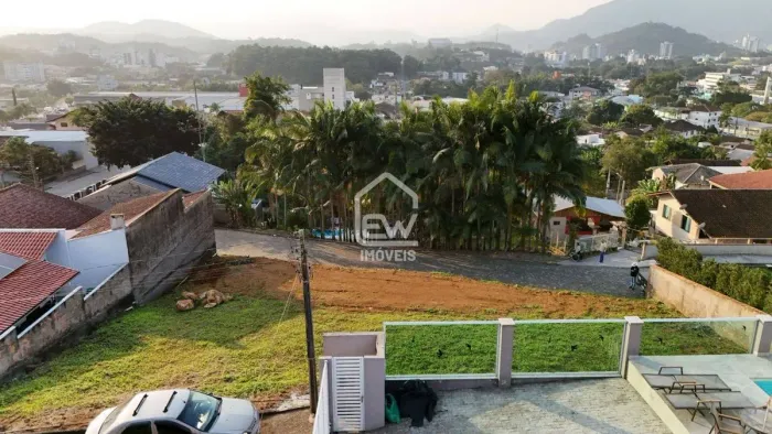 Terreno com 680,70m² em Jaraguá do Sul, SC
