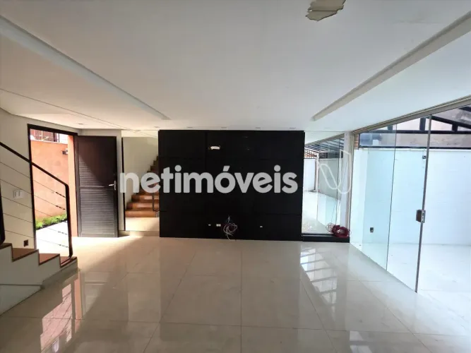 Área Privativa Duplex de 120m²; com 04 Quartos, 02 Banheiros e 02 Vagas Paralelas no bairr